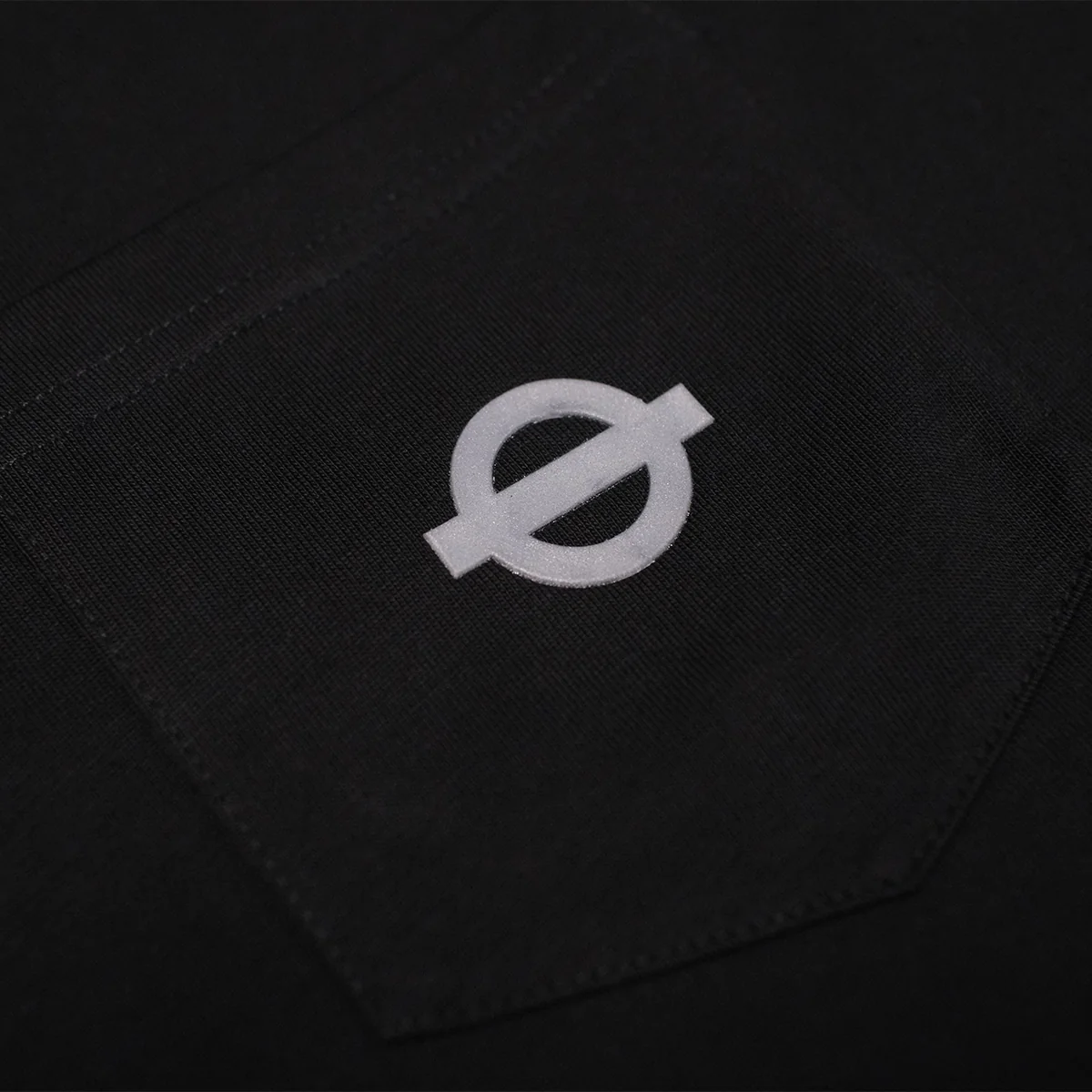 Underground Roundel Logo Pocket T - Black - Image 2